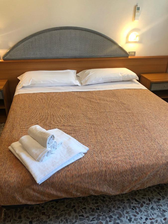 Hotel Del Falco 切尔维亚 外观 照片