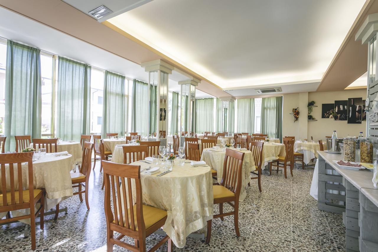 Hotel Del Falco 切尔维亚 外观 照片